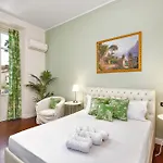Three-room In Center קומו
