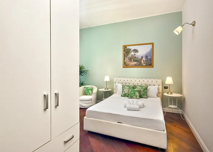 Three-room In Center 公寓