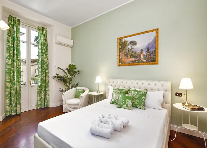 Three-room In Center 科莫