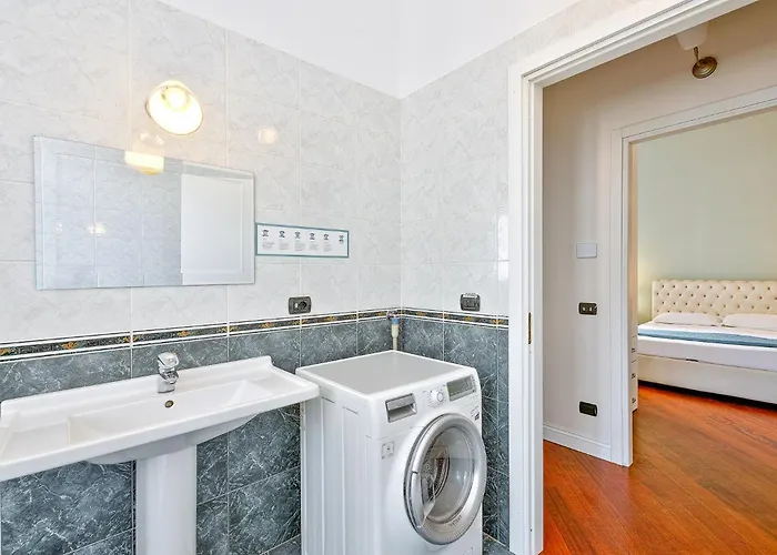 דירה Three-room In Center *