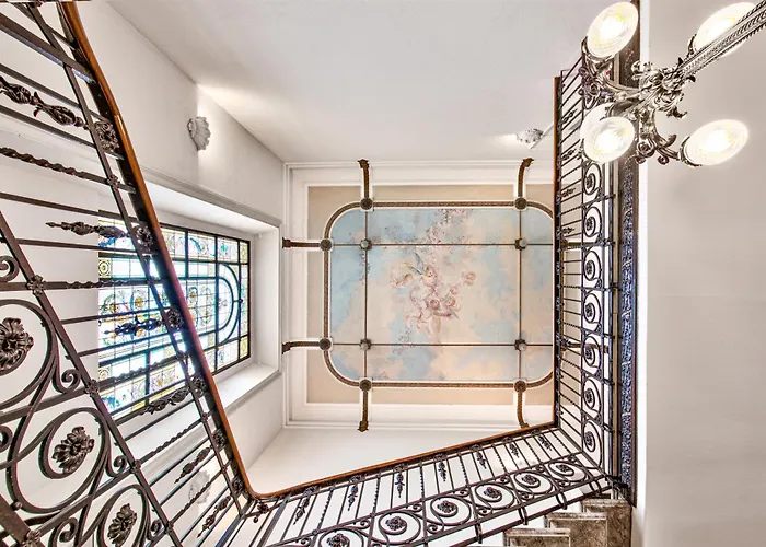 דירה Three-room In Center קומו