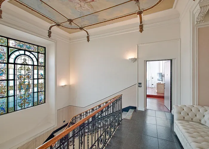 דירה Three-room In Center