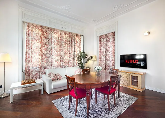 דירה Three-room In Center